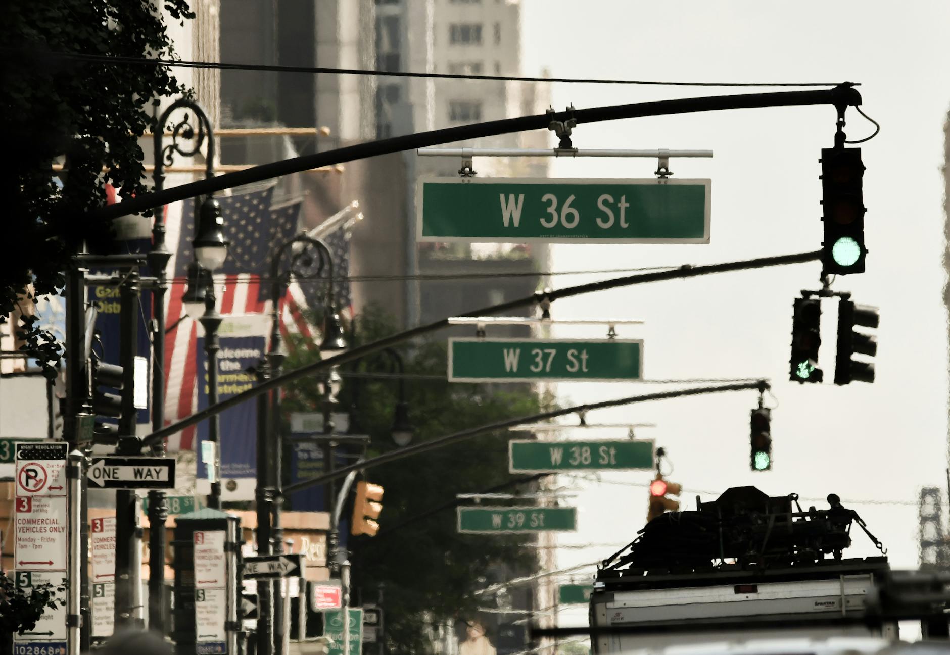 Kraków szykuje się na majówkę z nowymi zasadami parkowania i wydarzeniami dla kibiców Wisły Kraków.