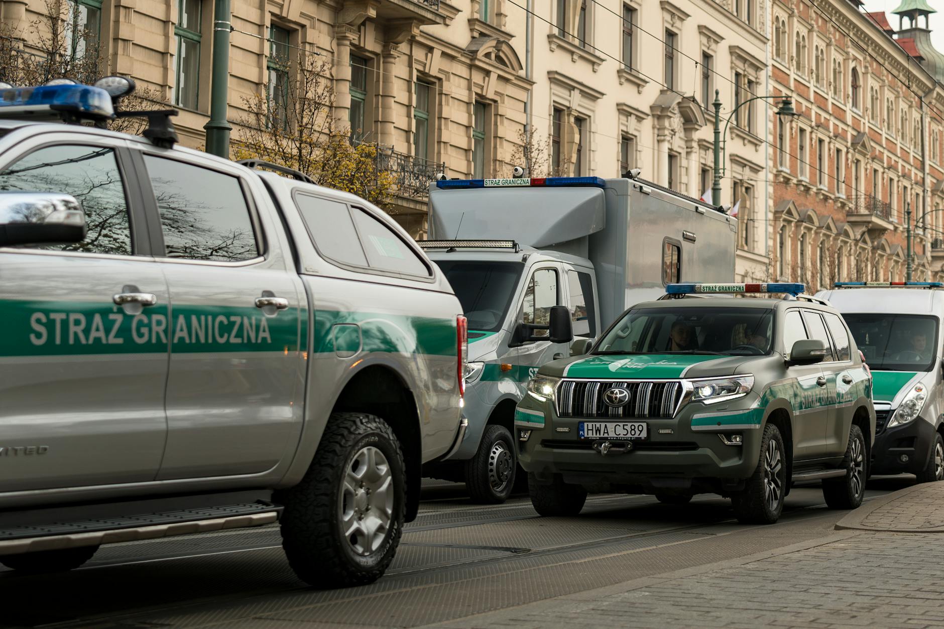 Mapa Krakowa z zaznaczonymi placówkami medycznymi, ilustrująca kolejki do specjalistów Kraków